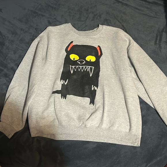 Sweatshirt - Picture 1 of 3